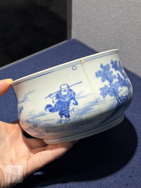 明崇祯 青花山水景致罗汉图炉 - 图6